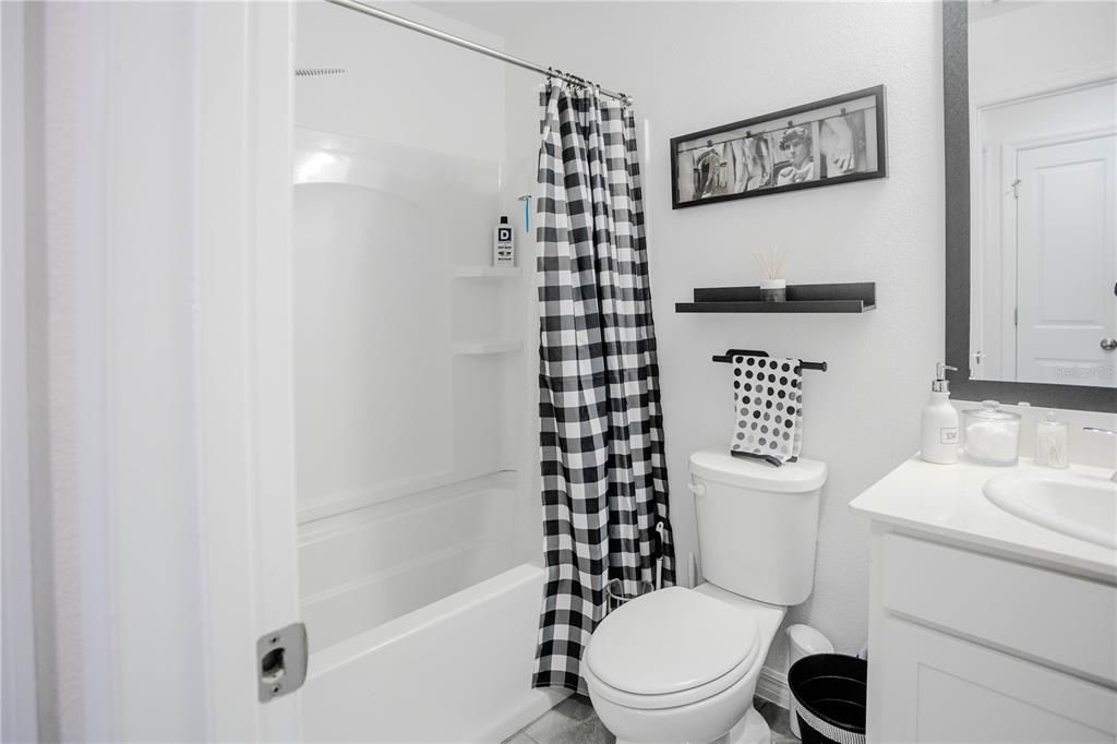 For Rent: $2,300 (3 beds, 2 baths, 1580 Square Feet)