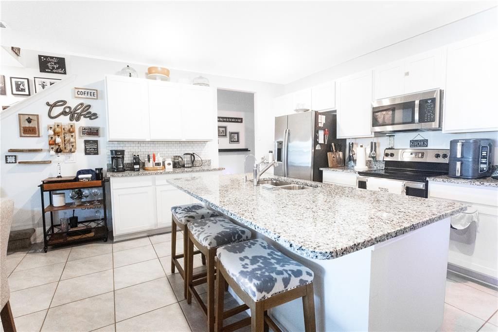 For Rent: $2,300 (3 beds, 2 baths, 1580 Square Feet)