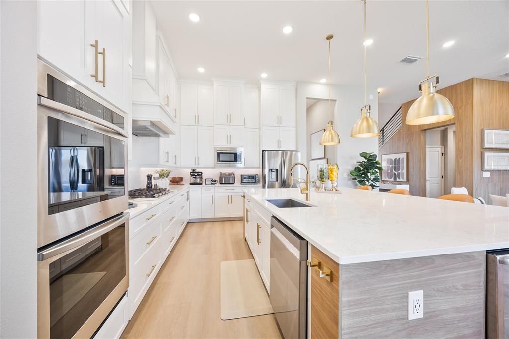 En Venta: $1,999,000 (6 camas, 5 baños, 5248 Pies cuadrados)