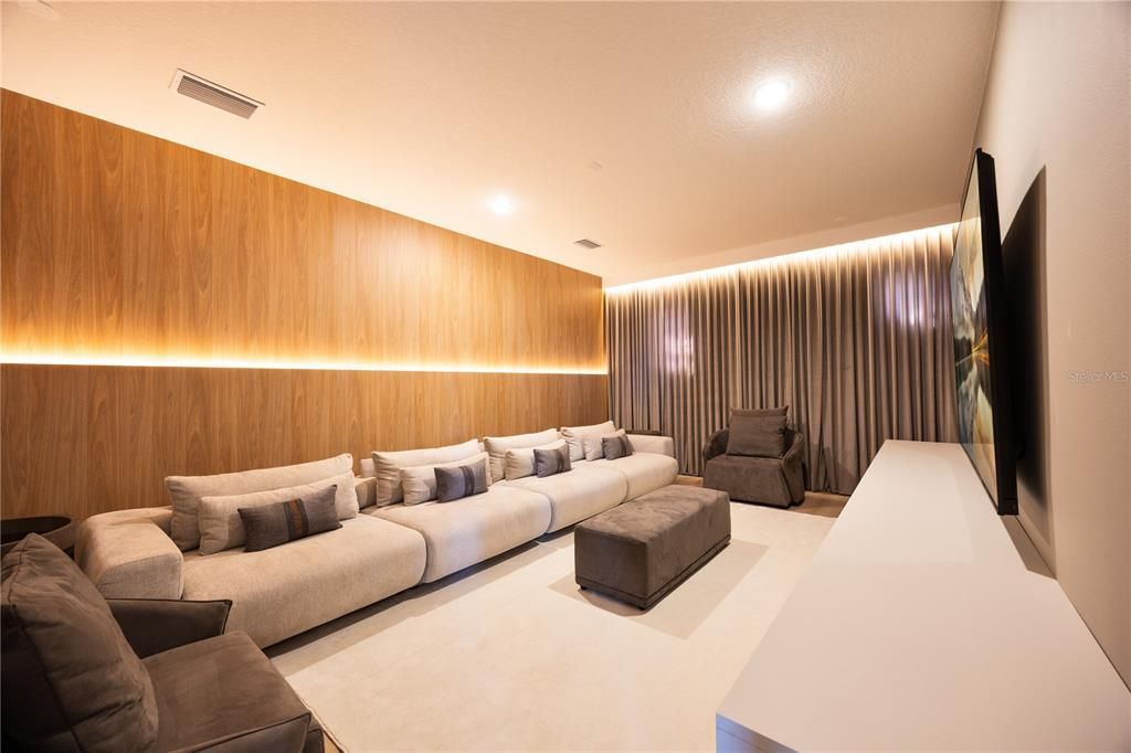 En Venta: $1,999,000 (6 camas, 5 baños, 5248 Pies cuadrados)