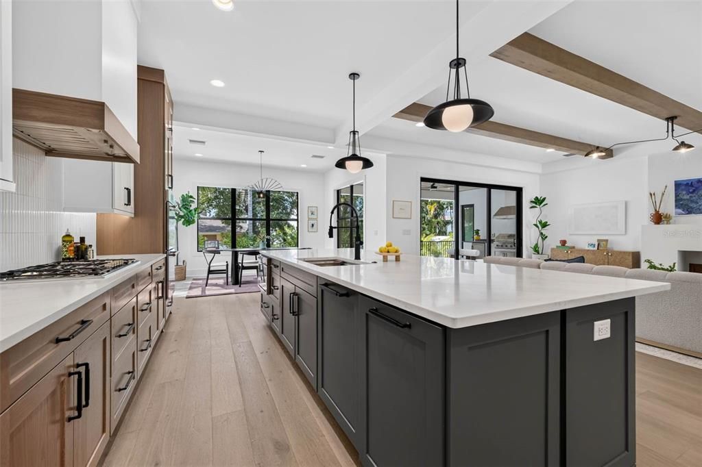 En Venta: $2,200,000 (5 camas, 4 baños, 4137 Pies cuadrados)