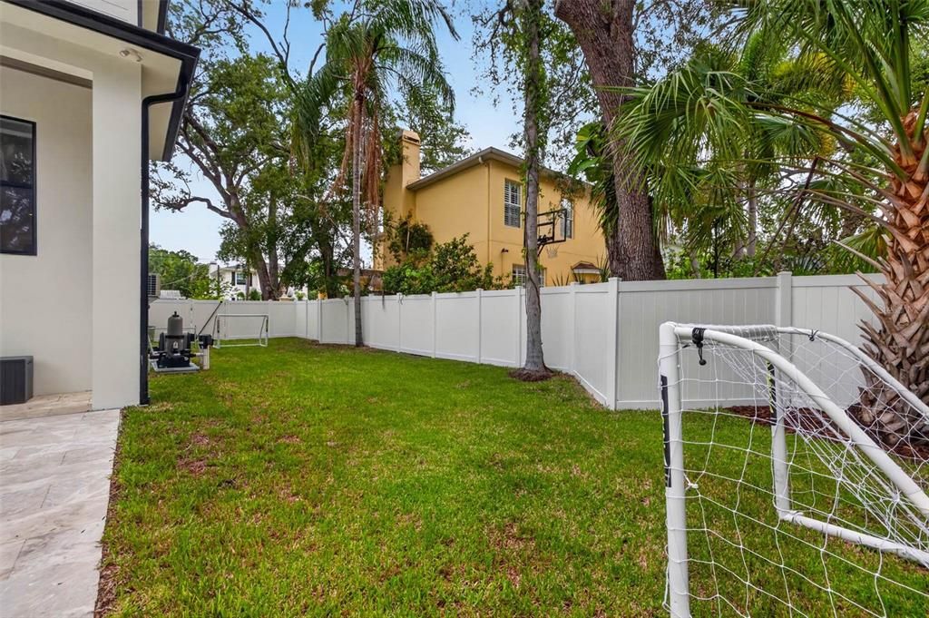 En Venta: $2,200,000 (5 camas, 4 baños, 4137 Pies cuadrados)