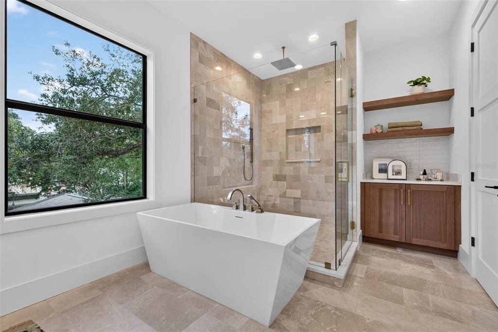 En Venta: $2,200,000 (5 camas, 4 baños, 4137 Pies cuadrados)
