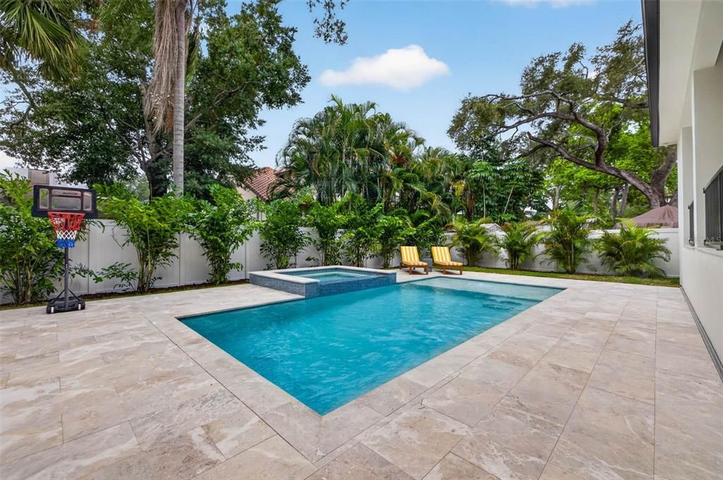 En Venta: $2,200,000 (5 camas, 4 baños, 4137 Pies cuadrados)