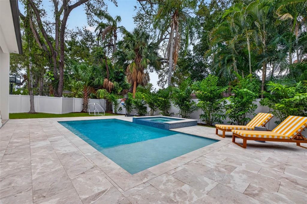 En Venta: $2,200,000 (5 camas, 4 baños, 4137 Pies cuadrados)