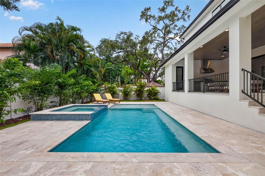 En Venta: $2,200,000 (5 camas, 4 baños, 4137 Pies cuadrados)