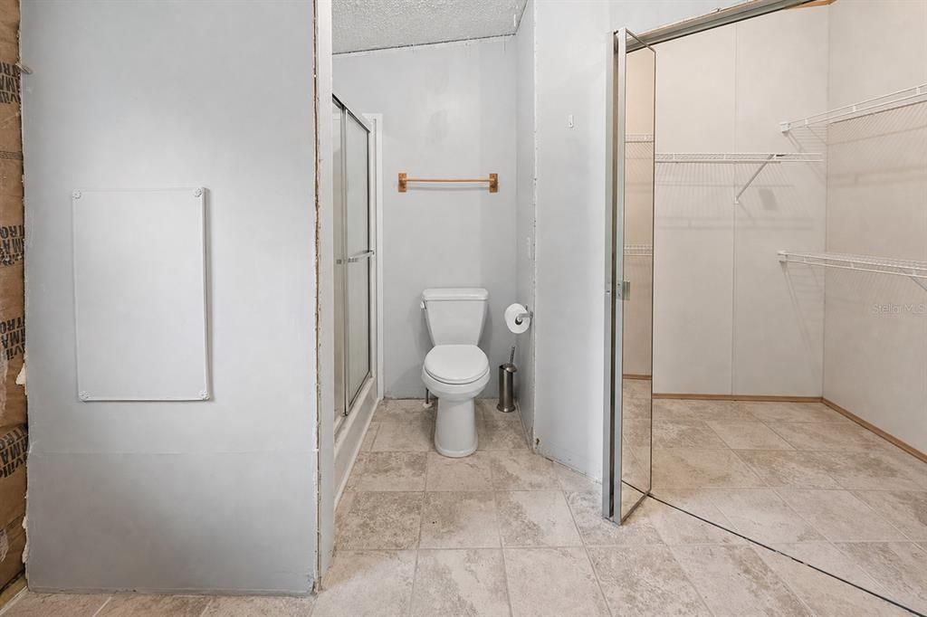 На продажу: $245,000 (3 спален, 2 ванн, 1566 Квадратных фут)