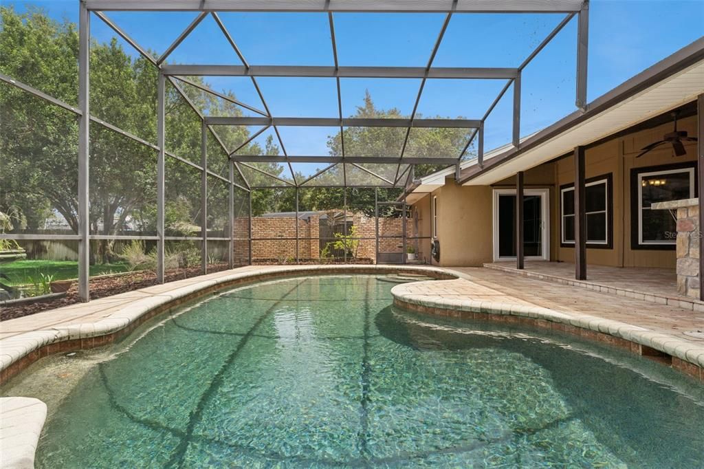 En Venta: $659,900 (3 camas, 2 baños, 2201 Pies cuadrados)