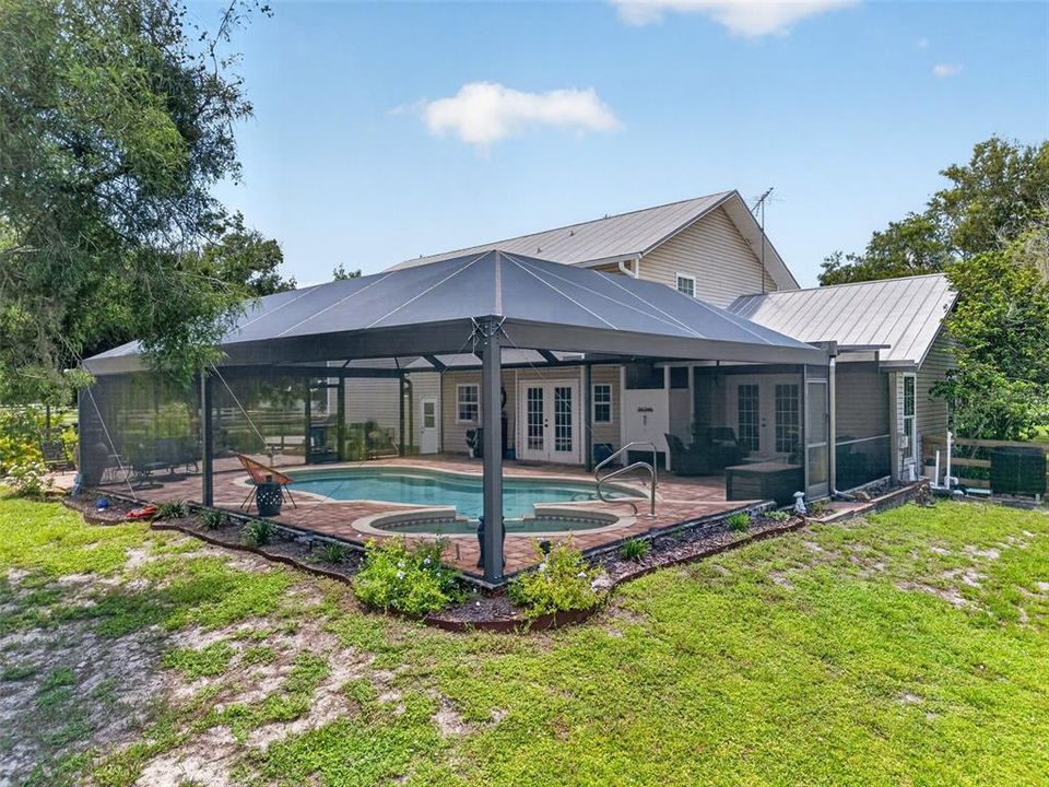For Sale: $675,000 (4 beds, 2 baths, 2284 Square Feet)