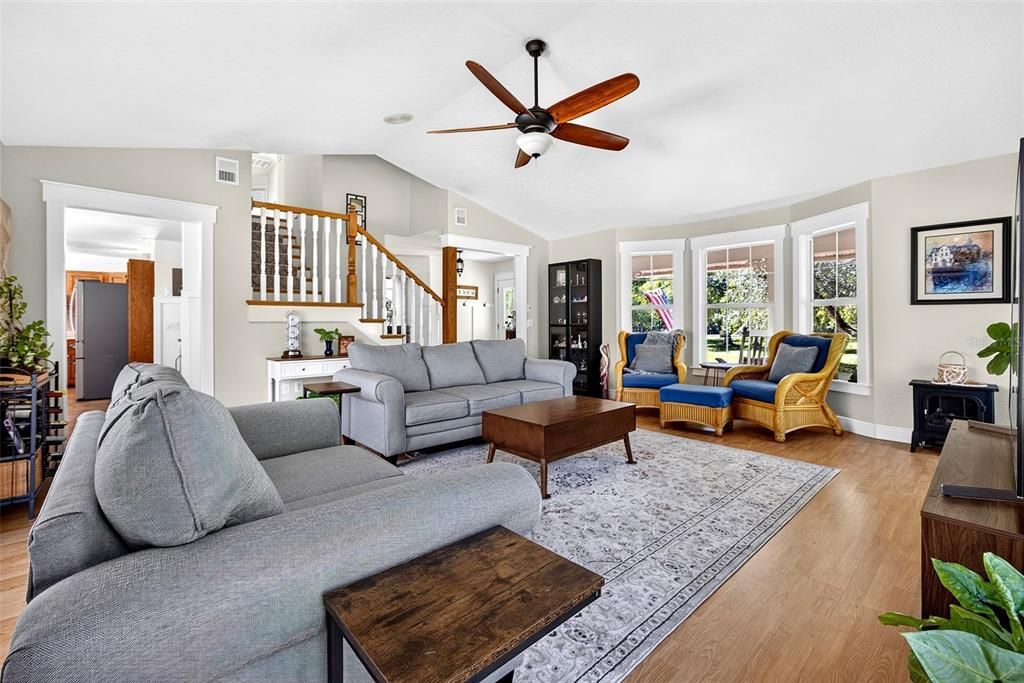 For Sale: $675,000 (4 beds, 2 baths, 2284 Square Feet)