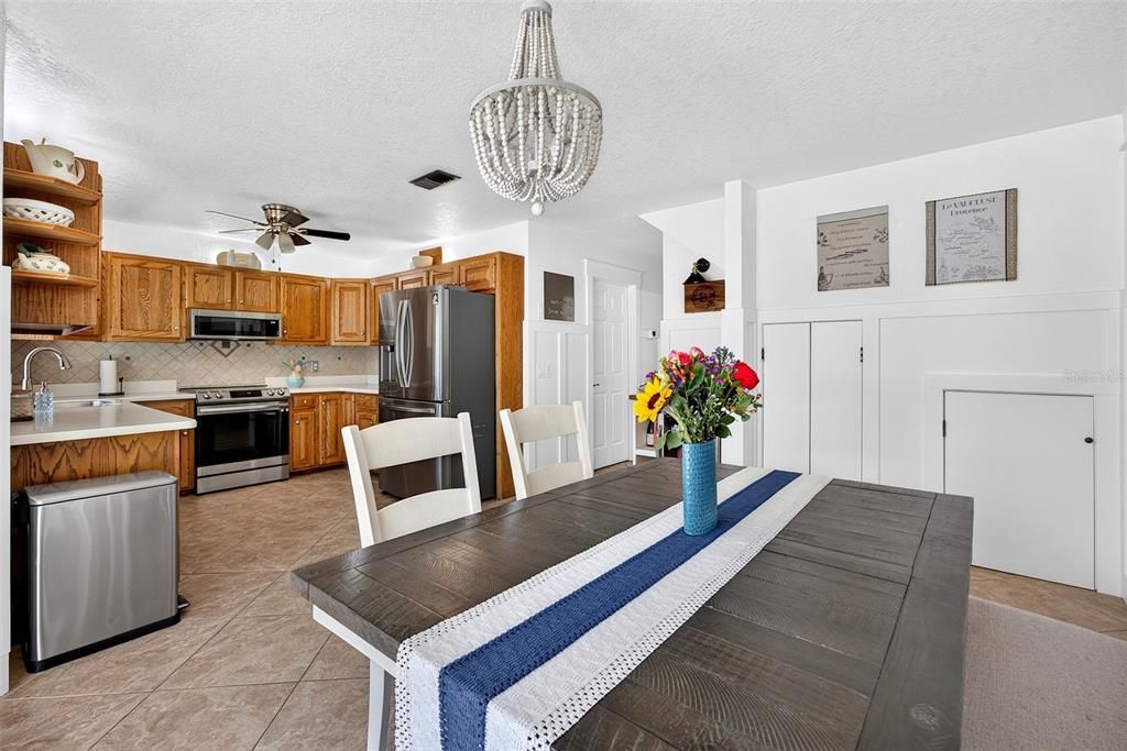 For Sale: $675,000 (4 beds, 2 baths, 2284 Square Feet)
