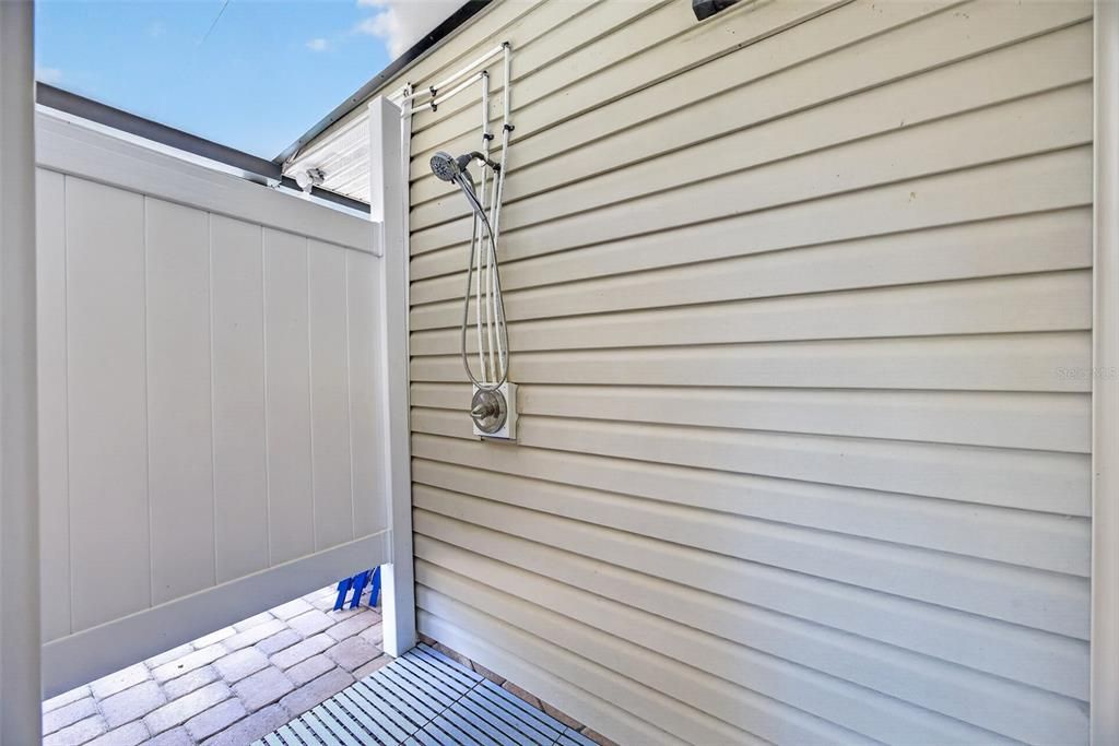 For Sale: $675,000 (4 beds, 2 baths, 2284 Square Feet)