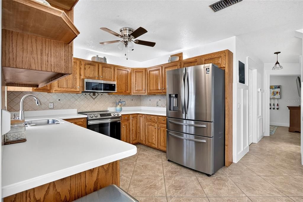 For Sale: $675,000 (4 beds, 2 baths, 2284 Square Feet)