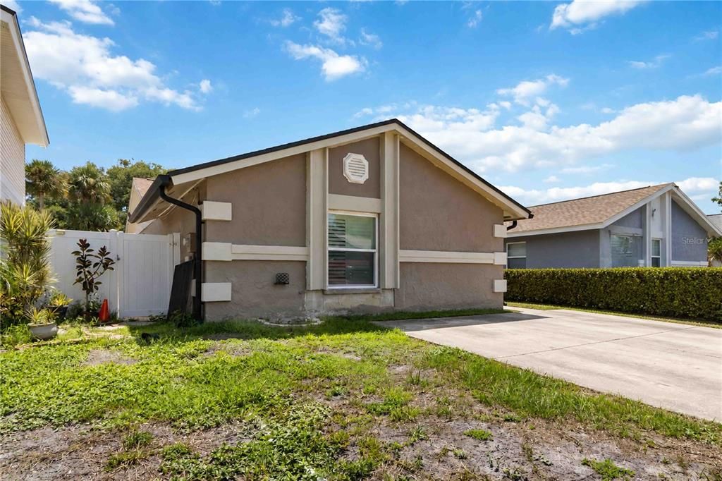 For Rent: $2,600 (3 beds, 2 baths, 1259 Square Feet)