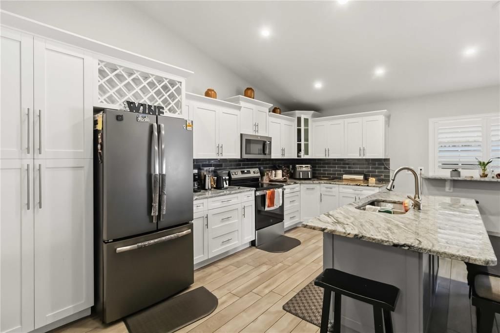For Rent: $2,600 (3 beds, 2 baths, 1259 Square Feet)