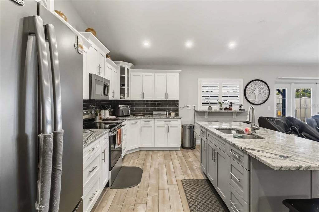 For Rent: $2,600 (3 beds, 2 baths, 1259 Square Feet)