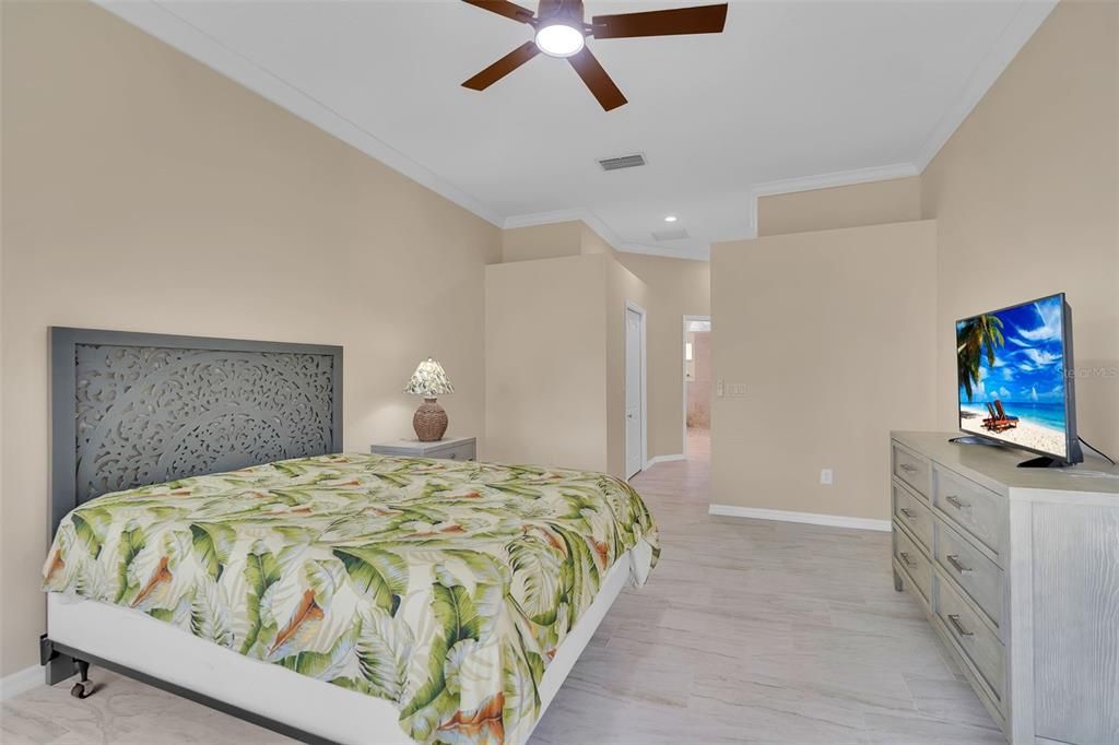 For Sale: $630,000 (4 beds, 2 baths, 2186 Square Feet)