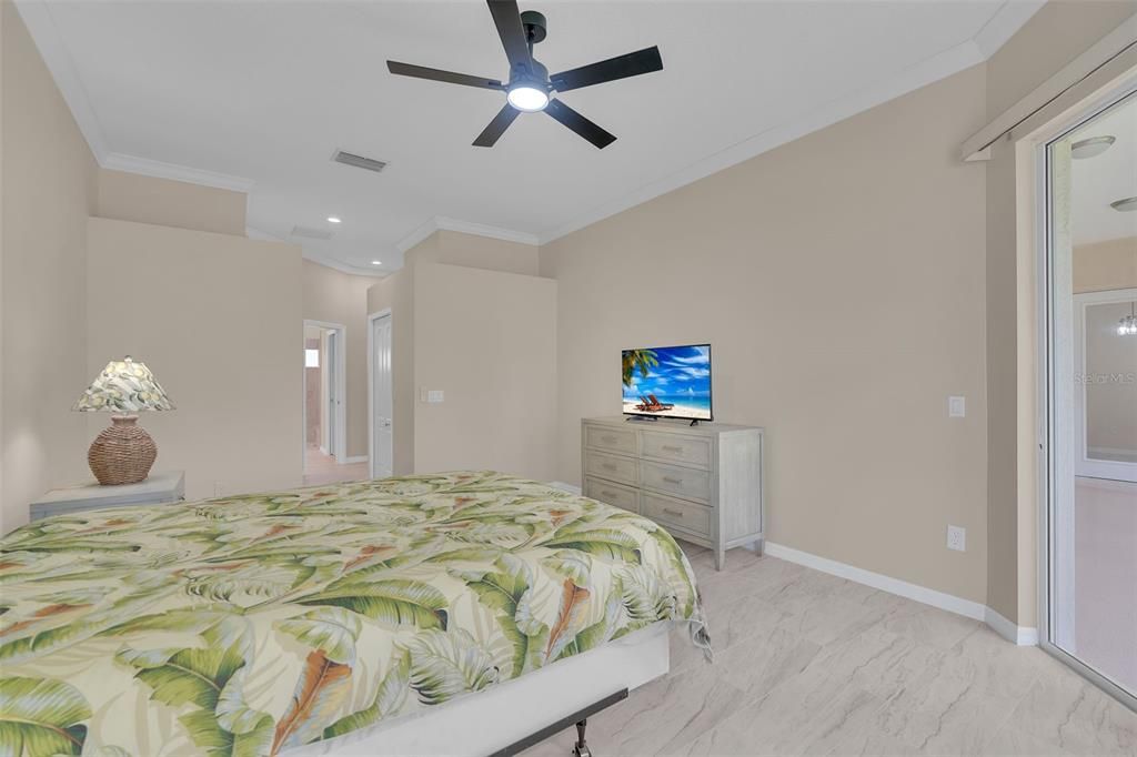For Sale: $630,000 (4 beds, 2 baths, 2186 Square Feet)