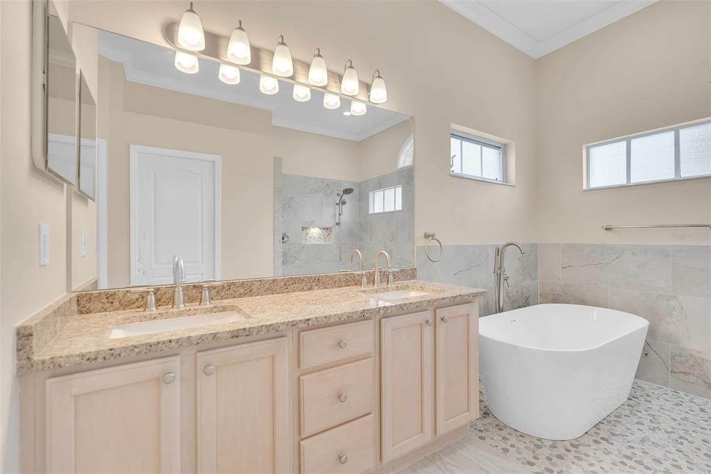 For Sale: $630,000 (4 beds, 2 baths, 2186 Square Feet)