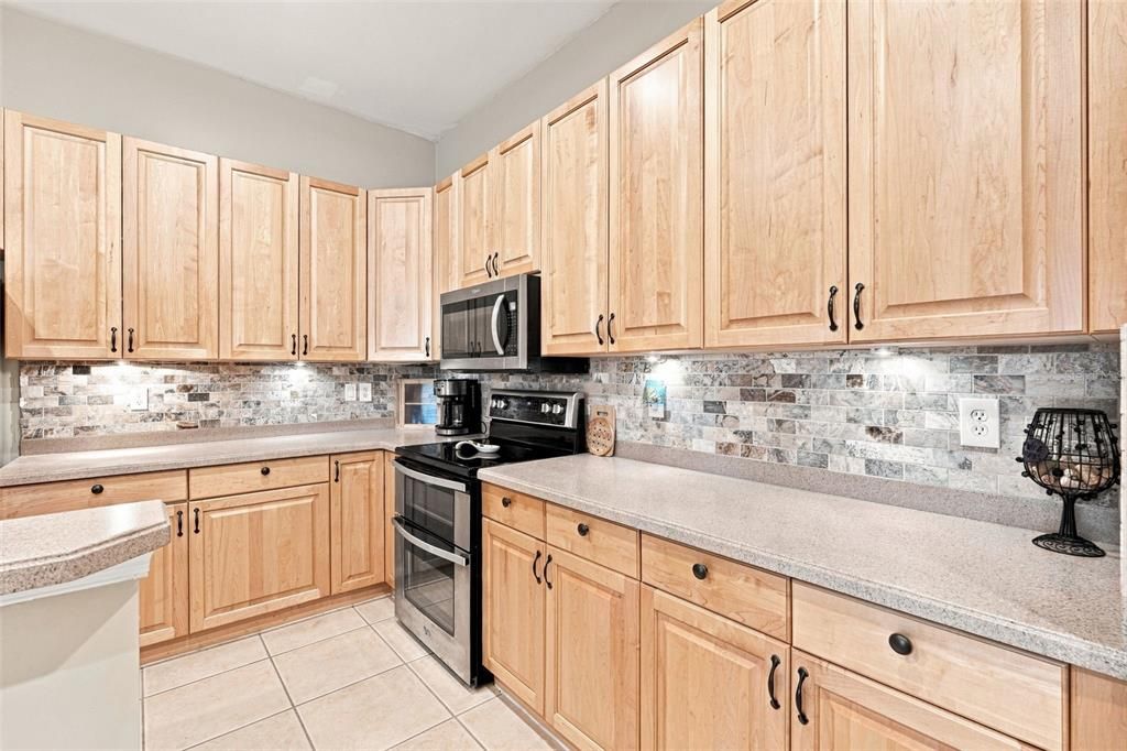For Sale: $405,000 (3 beds, 2 baths, 1746 Square Feet)