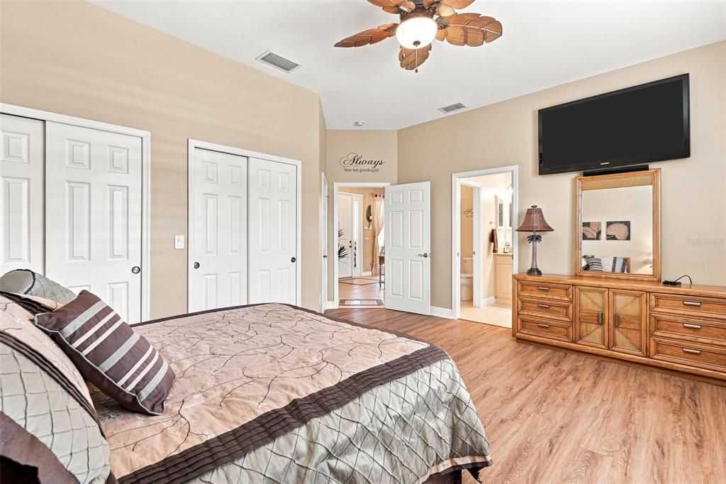 For Sale: $405,000 (3 beds, 2 baths, 1746 Square Feet)
