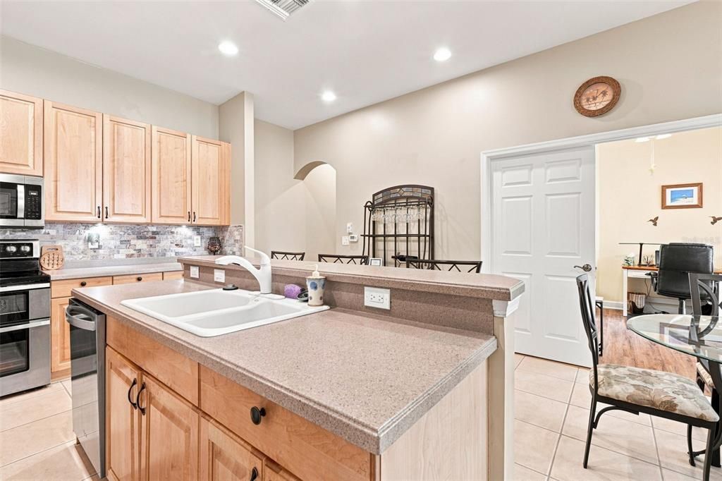 For Sale: $405,000 (3 beds, 2 baths, 1746 Square Feet)