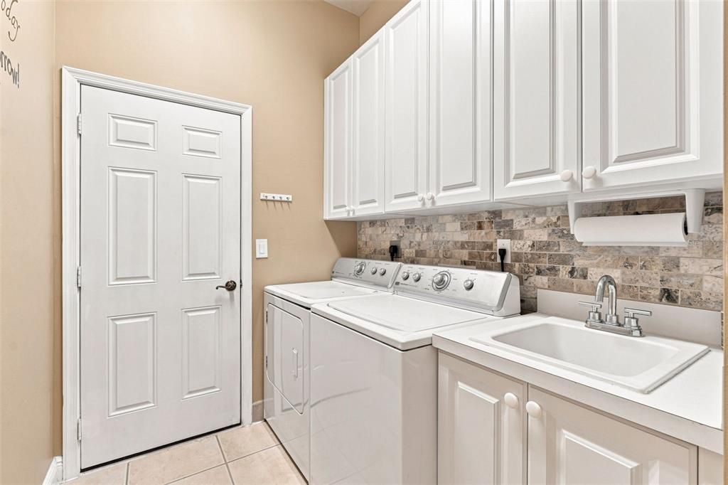 For Sale: $405,000 (3 beds, 2 baths, 1746 Square Feet)