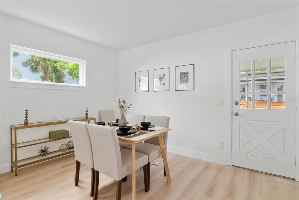 Activo con contrato: $456,900 (4 camas, 2 baños, 1644 Pies cuadrados)