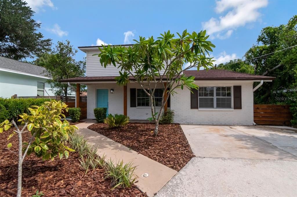 Activo con contrato: $456,900 (4 camas, 2 baños, 1644 Pies cuadrados)
