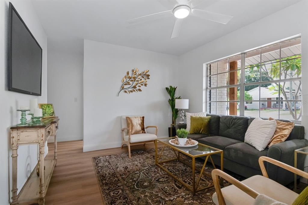 Activo con contrato: $456,900 (4 camas, 2 baños, 1644 Pies cuadrados)