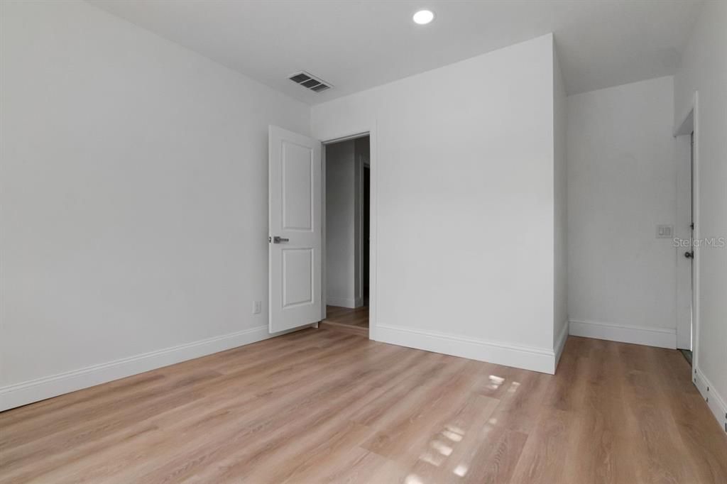 Activo con contrato: $456,900 (4 camas, 2 baños, 1644 Pies cuadrados)