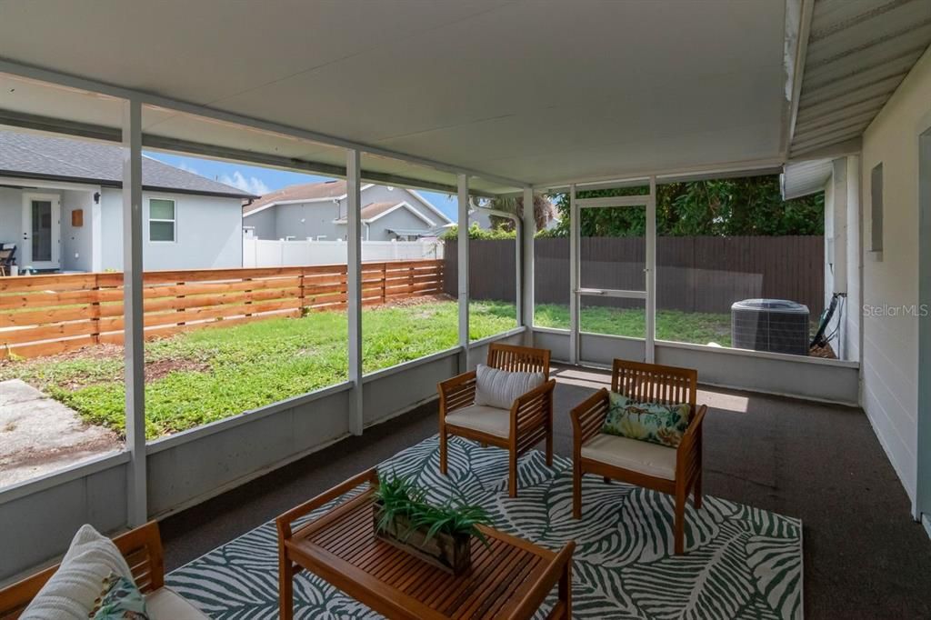 Activo con contrato: $456,900 (4 camas, 2 baños, 1644 Pies cuadrados)