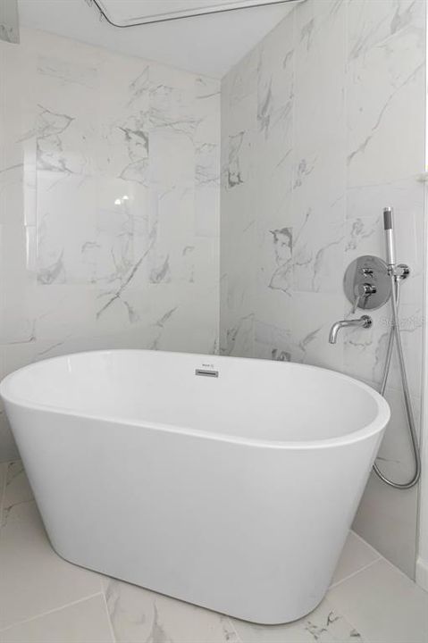 Activo con contrato: $456,900 (4 camas, 2 baños, 1644 Pies cuadrados)