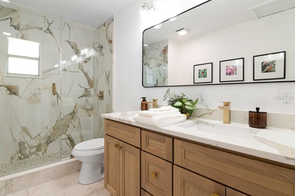 Activo con contrato: $456,900 (4 camas, 2 baños, 1644 Pies cuadrados)