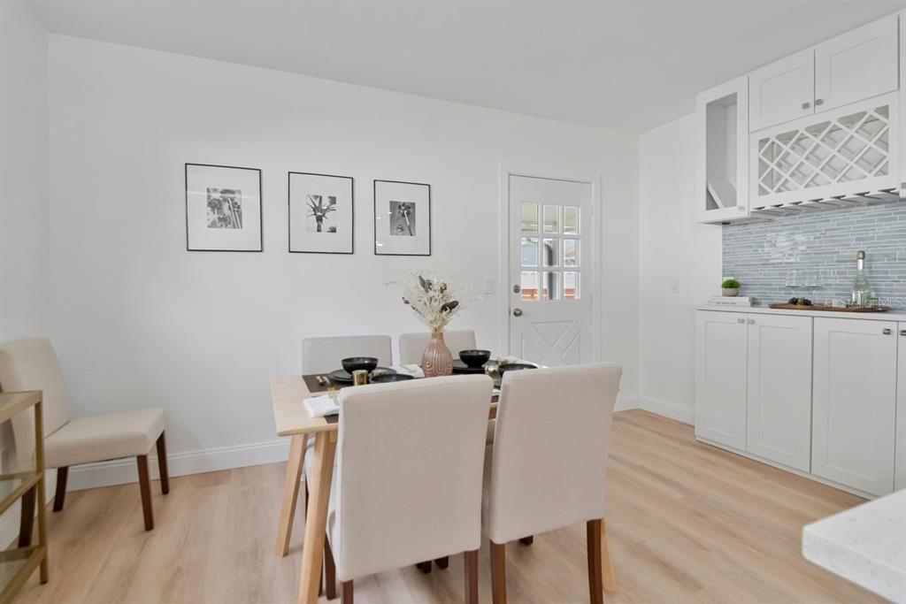 Activo con contrato: $456,900 (4 camas, 2 baños, 1644 Pies cuadrados)