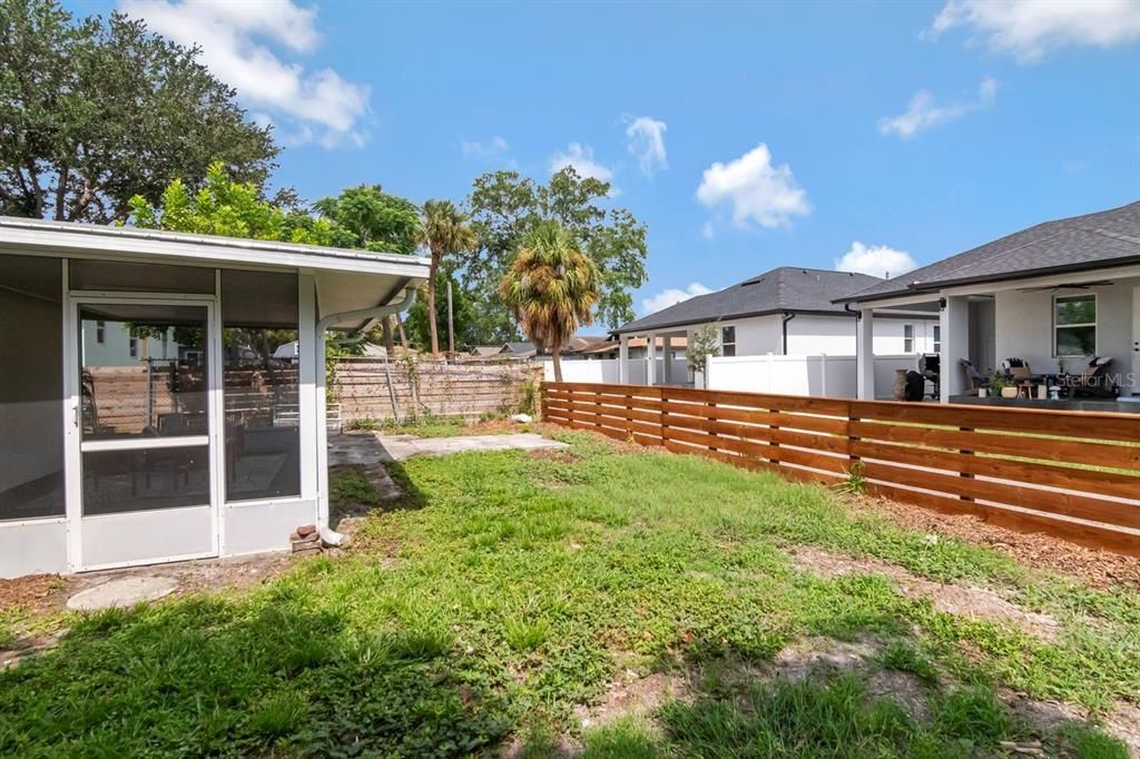 Activo con contrato: $456,900 (4 camas, 2 baños, 1644 Pies cuadrados)