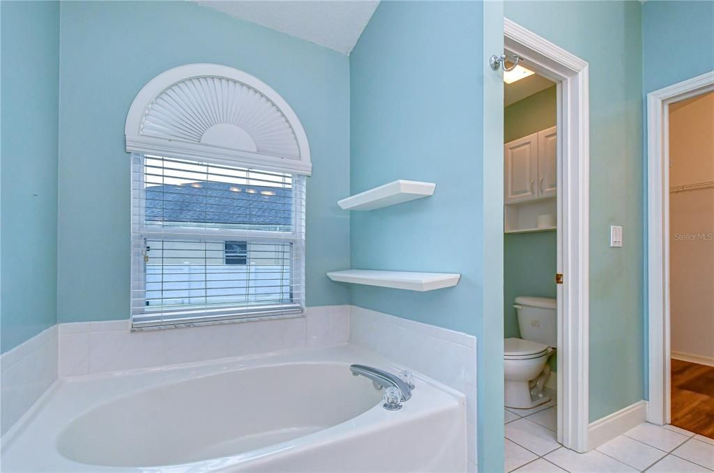 Active With Contract: $434,900 (4 beds, 2 baths, 2100 Square Feet)