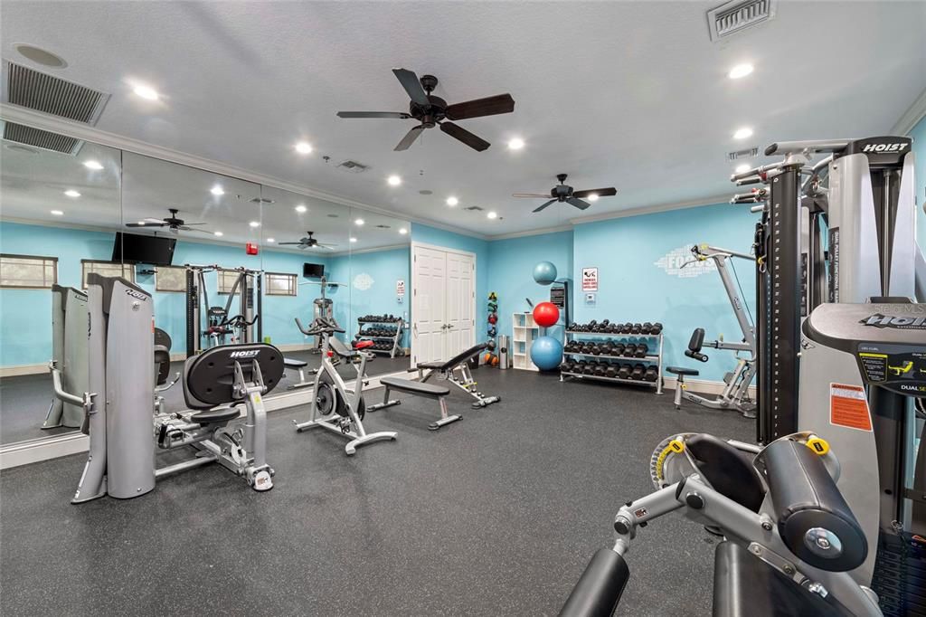 For Sale: $499,000 (5 beds, 3 baths, 2599 Square Feet)