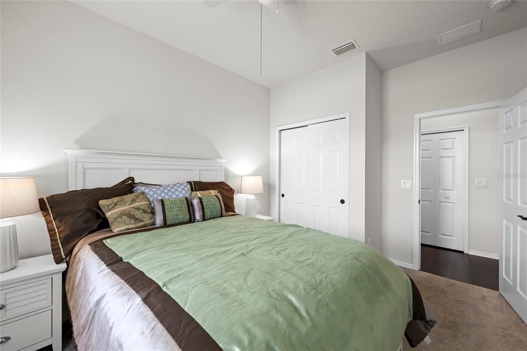 For Sale: $499,000 (5 beds, 3 baths, 2599 Square Feet)