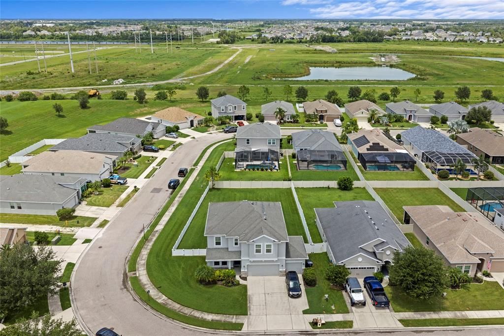 For Sale: $499,000 (5 beds, 3 baths, 2599 Square Feet)