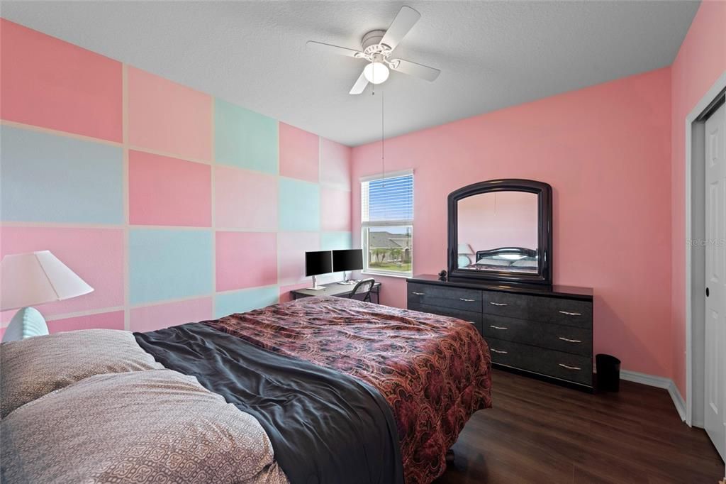 For Sale: $499,000 (5 beds, 3 baths, 2599 Square Feet)