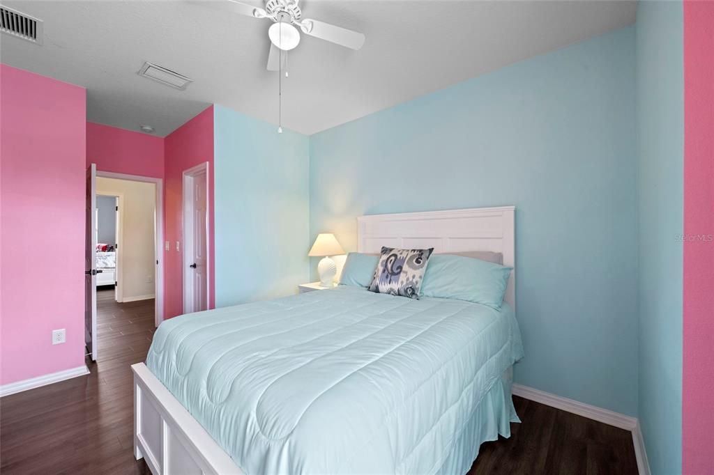 For Sale: $499,000 (5 beds, 3 baths, 2599 Square Feet)