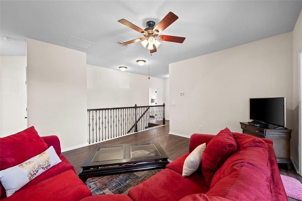 For Sale: $499,000 (5 beds, 3 baths, 2599 Square Feet)