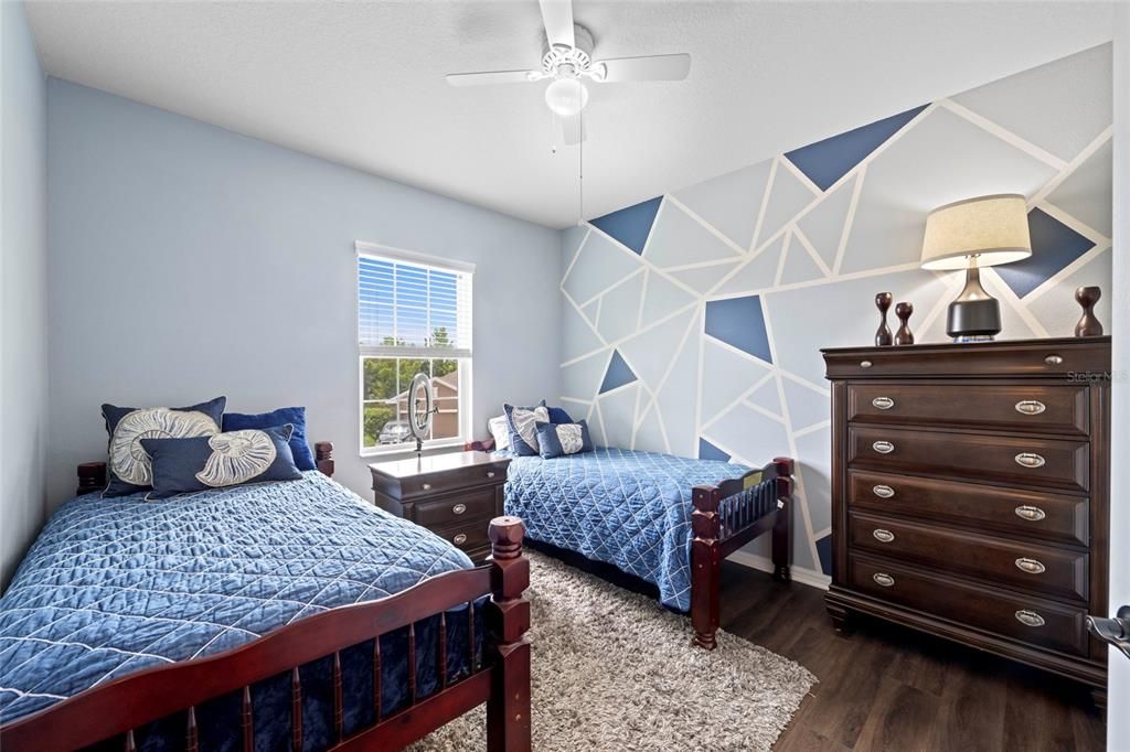 For Sale: $499,000 (5 beds, 3 baths, 2599 Square Feet)