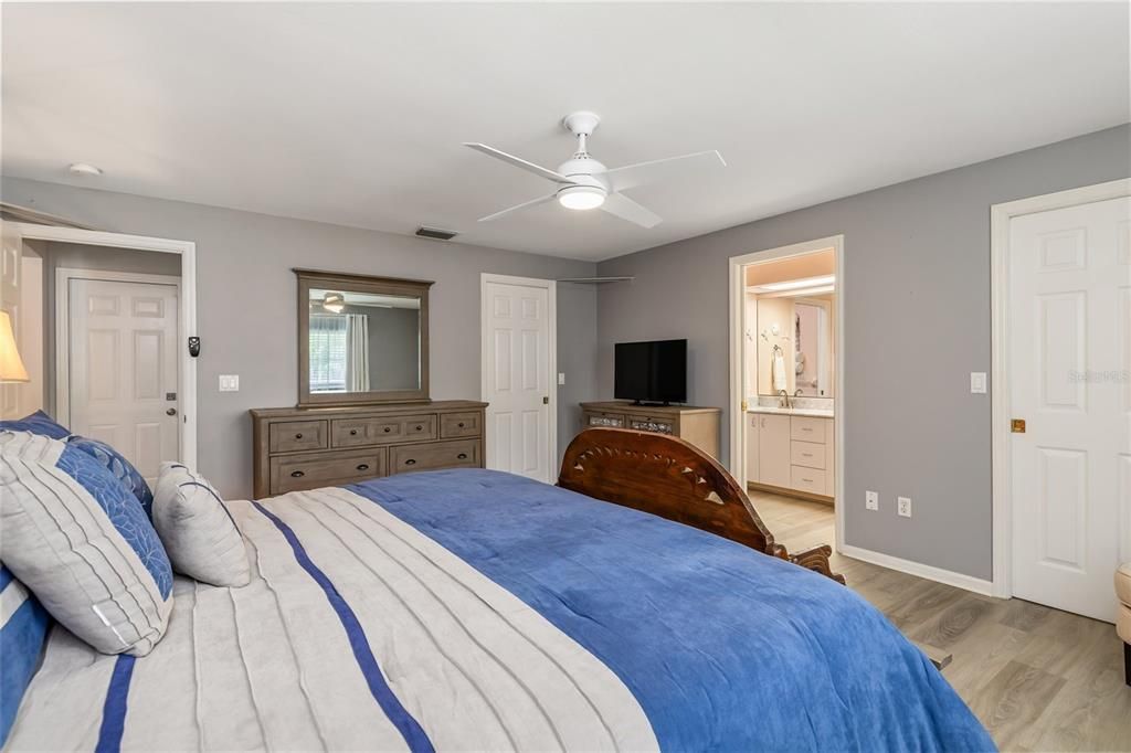 En Venta: $394,900 (3 camas, 2 baños, 1674 Pies cuadrados)