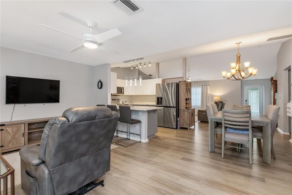 En Venta: $394,900 (3 camas, 2 baños, 1674 Pies cuadrados)