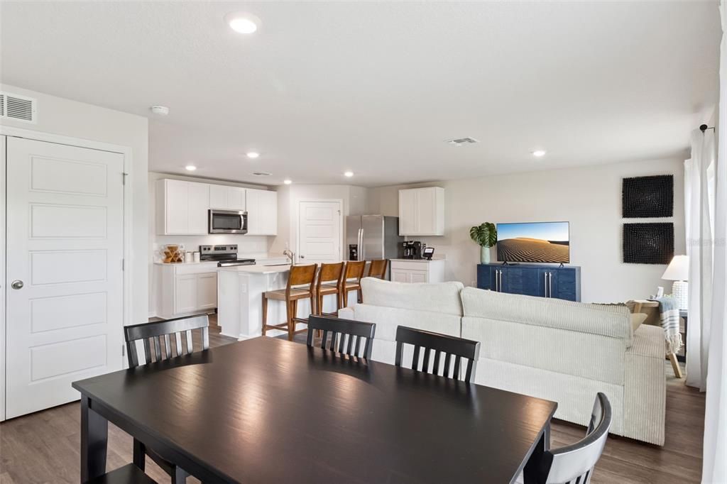 En Venta: $254,900 (3 camas, 2 baños, 1328 Pies cuadrados)