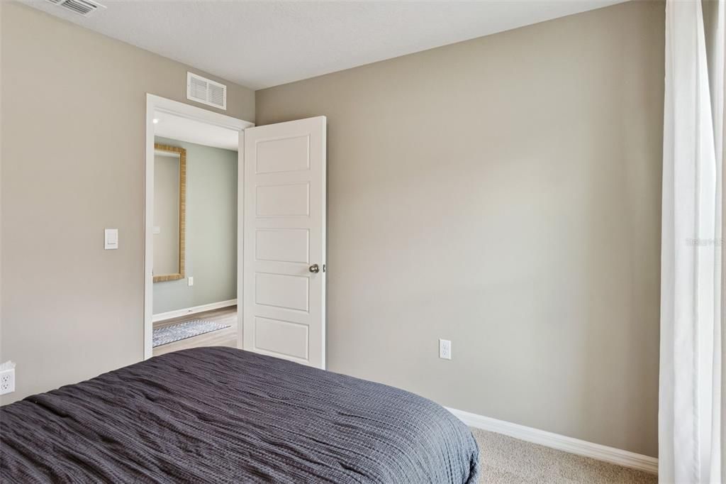 En Venta: $254,900 (3 camas, 2 baños, 1328 Pies cuadrados)