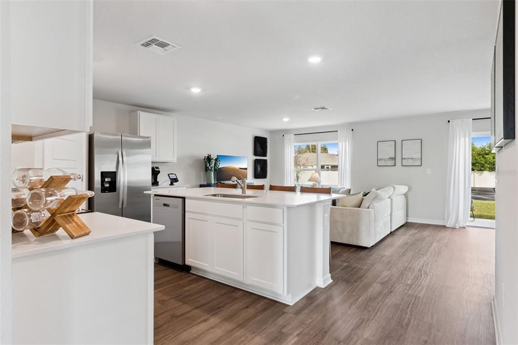 En Venta: $254,900 (3 camas, 2 baños, 1328 Pies cuadrados)