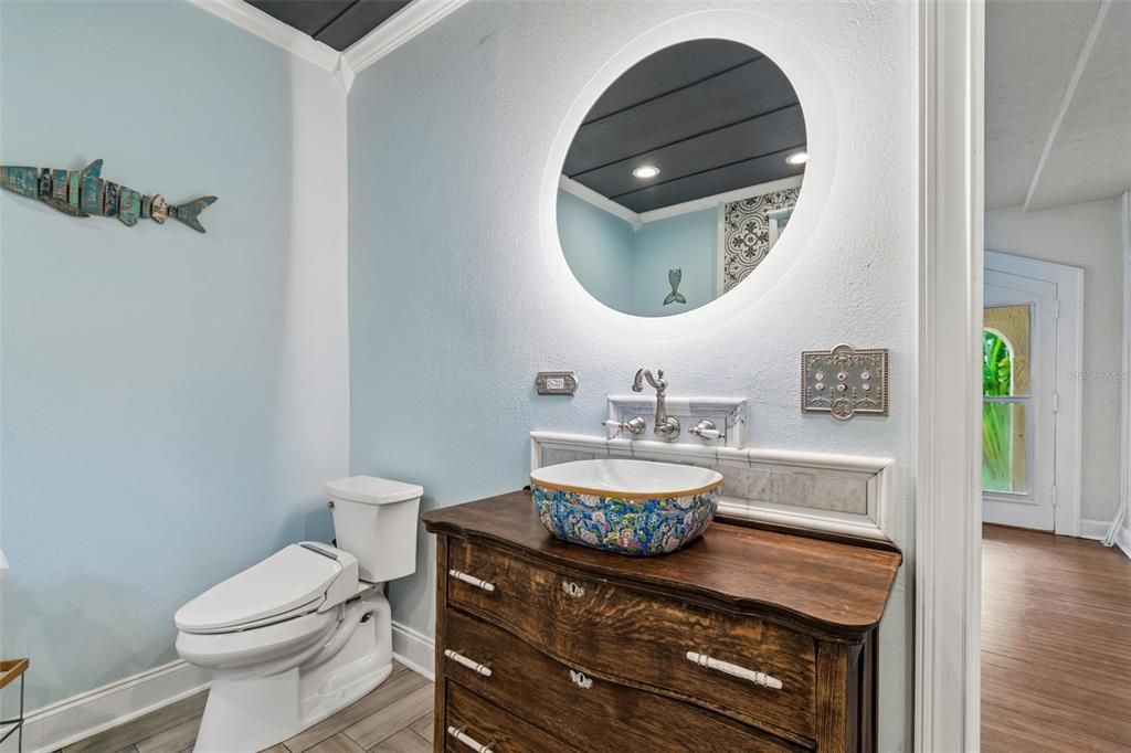 Activo con contrato: $649,000 (3 camas, 2 baños, 2351 Pies cuadrados)